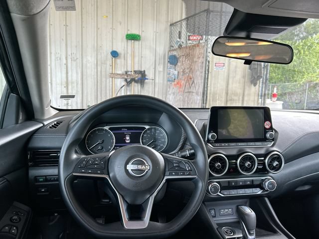 Used 2024 Nissan Sentra SV FWD image 10