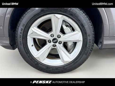 Used 2021 Audi Q7 2.0T Premium w/ Convenience Package AWD/4WD image 2