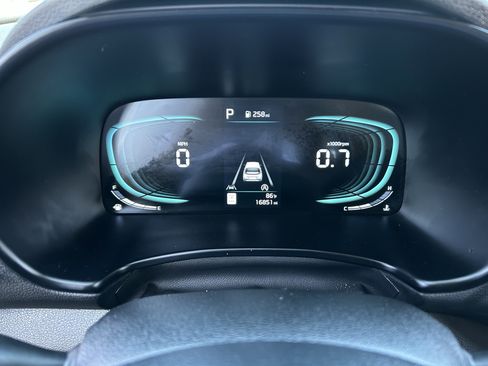 Certified 2025 Kia Soul LX w/ LX Technology Package FWD image 29
