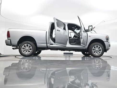 New 2026 RAM 2500 Laramie AWD/4WD image 47