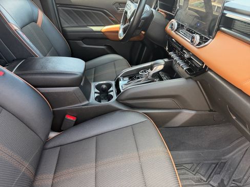 Used 2024 GMC Canyon AT4 AWD/4WD image 10