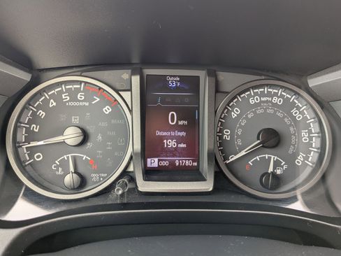 Used 2021 Toyota Tacoma TRD Off-Road w/ Technology Package image 15