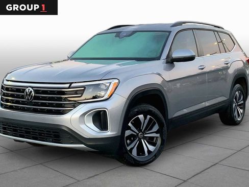 Used 2024 Volkswagen Atlas SE FWD image 1
