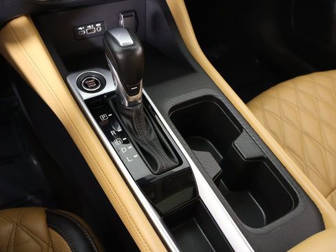 Used 2021 Nissan Sentra SV w/ SV Premium Package image 48