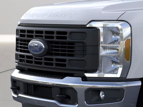 New 2026 Ford F350 XL w/ XL Chrome Package image 17