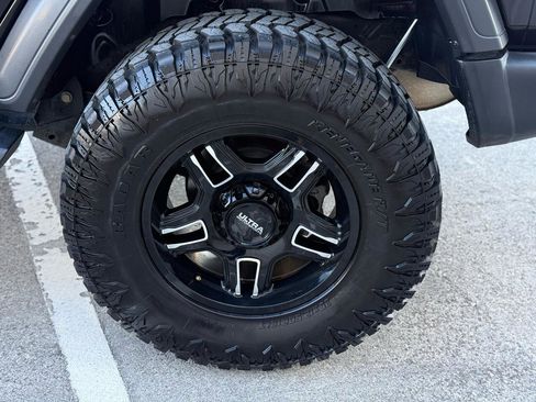 Used 2019 Jeep Wrangler Unlimited Sport S image 10