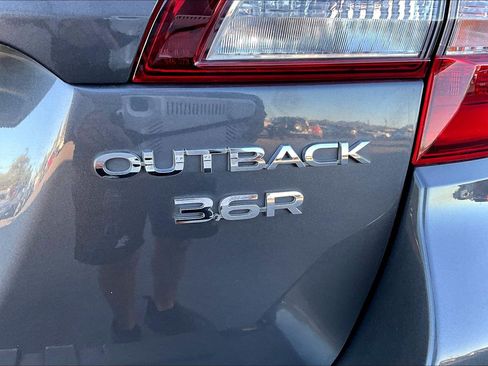 Used 2019 Subaru Outback 3.6R Limited w/ Popular Package #2 image 31