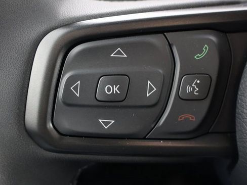 Used 2025 Jeep Wrangler Willys image 11