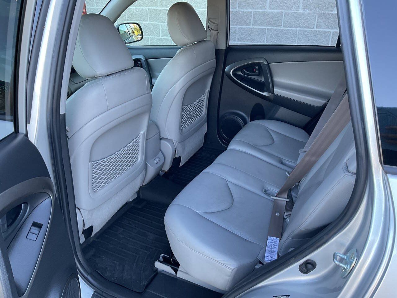 Used 2009 Toyota RAV4 Limited w/ Limited Extra Value Pkg AWD/4WD image 26