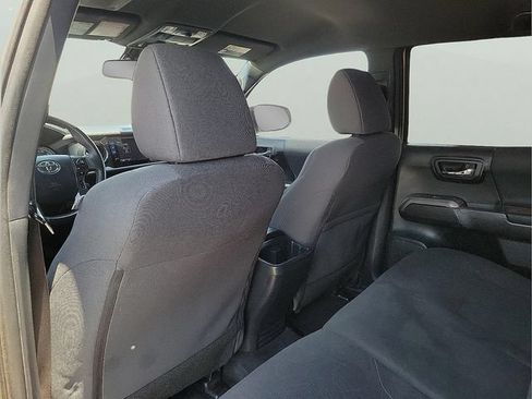 Used 2018 Toyota Tacoma TRD Off-Road AWD/4WD image 14