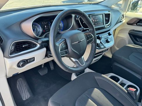 Used 2023 Chrysler Voyager LX FWD image 22