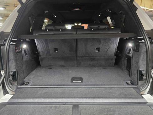 New 2026 BMW X7 M60i image 17