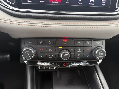 Used 2022 Dodge Durango R/T image 28