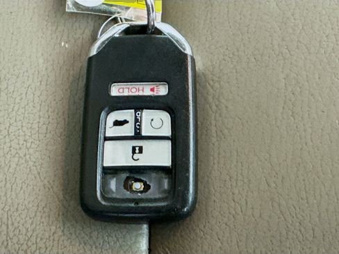 Used 2020 Honda Pilot Touring image 37