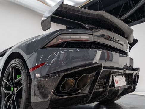 Used 2017 Lamborghini Huracan LP 610-4 AWD/4WD image 93