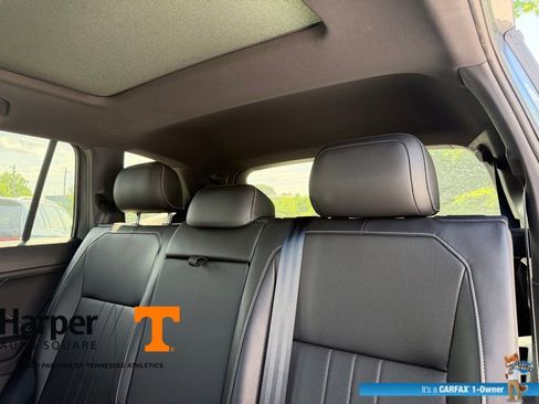 Used 2024 Volkswagen Tiguan SE R-Line FWD image 8