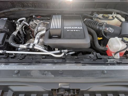 Used 2023 Chevrolet Silverado 1500 RST AWD/4WD image 4