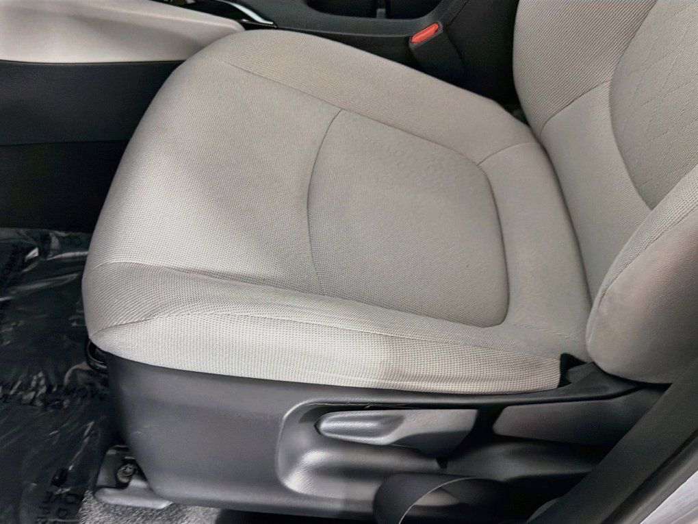 Used 2025 Toyota Corolla Cross L FWD image 24
