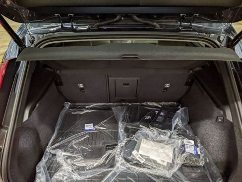 New 2026 Volvo XC40 B5 Ultra w/ Protection Package Premier AWD/4WD image 27