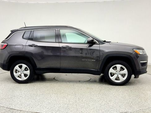 Used 2018 Jeep Compass Latitude w/ Popular Equipment Group AWD/4WD image 4