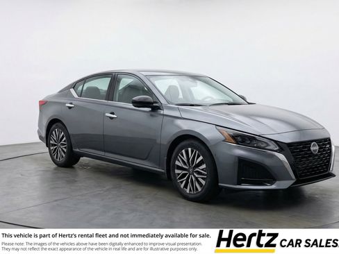 Used 2025 Nissan Altima 2.5 SV FWD image 1