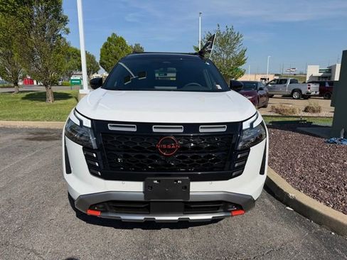 Used 2026 Nissan Pathfinder Rock Creek w/ Rock Creek Premium Package image 7