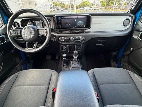 Used 2024 Jeep Wrangler Unlimited Sport AWD/4WD image 14