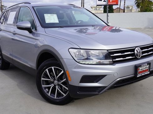 Used 2020 Volkswagen Tiguan SE w/ 3rd Row Seat Package image 2