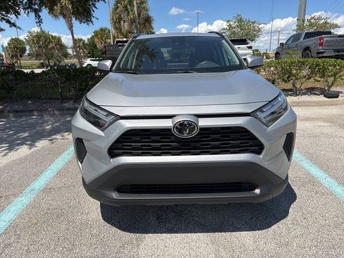Used 2025 Toyota RAV4 XLE w/ Convenience Package FWD image 7
