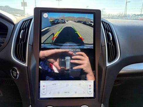 Used 2024 Ford Edge SEL image 18