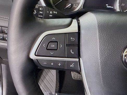 Used 2022 Toyota Highlander Limited image 23