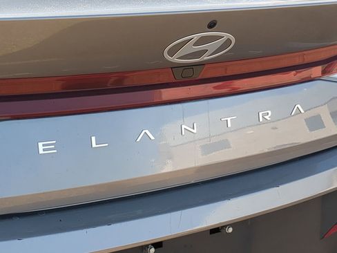 Used 2024 Hyundai Elantra SEL image 15