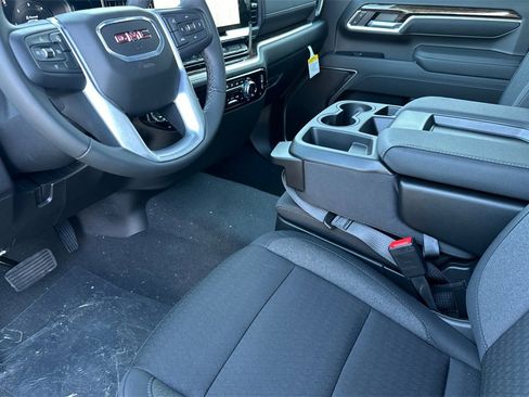 New 2026 GMC Sierra 2500 SLE image 8
