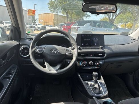 Used 2022 Hyundai Kona SEL FWD image 15