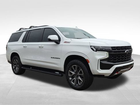 Used 2024 Chevrolet Suburban Z71 w/ Luxury Package AWD/4WD image 4