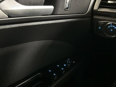Used 2016 Ford Fusion SE FWD image 15