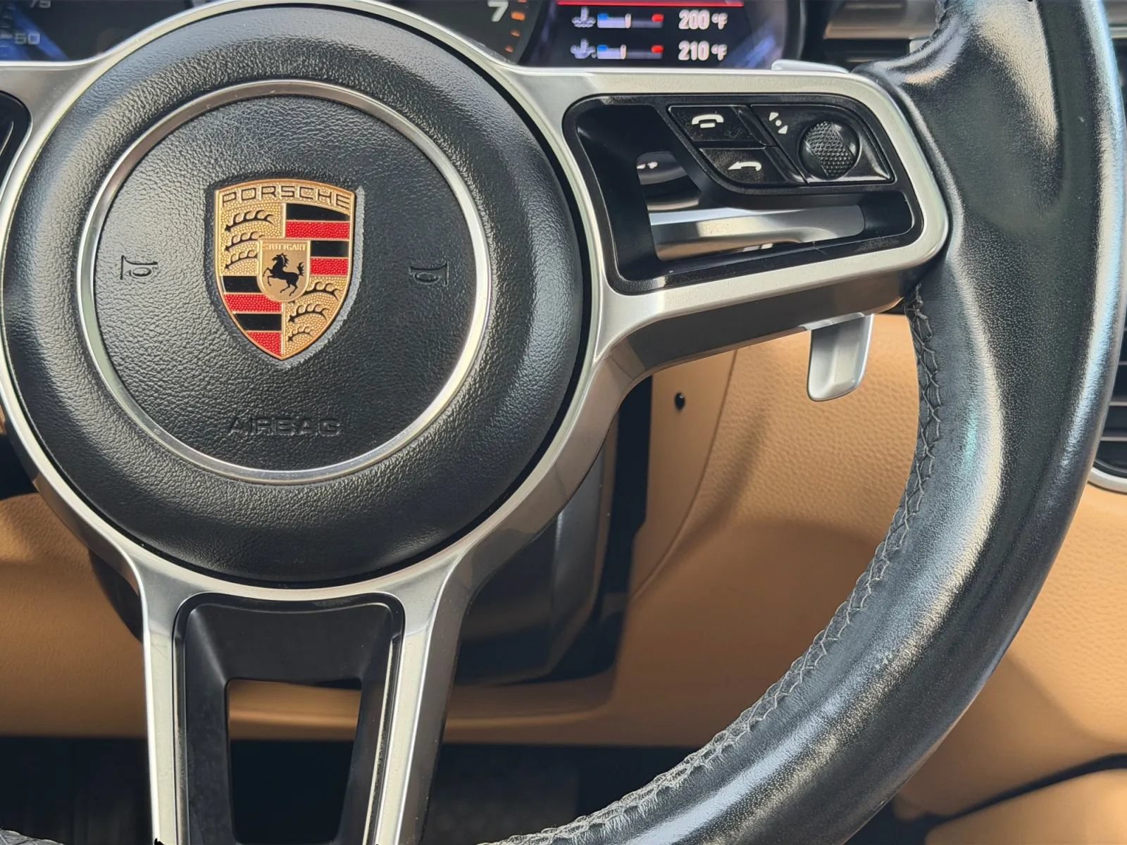 Used 2017 Porsche Macan AWD/4WD image 31