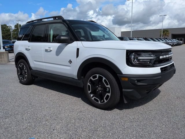 Used 2024 Ford Bronco Sport Outer Banks w/ Tech Package AWD/4WD image 2