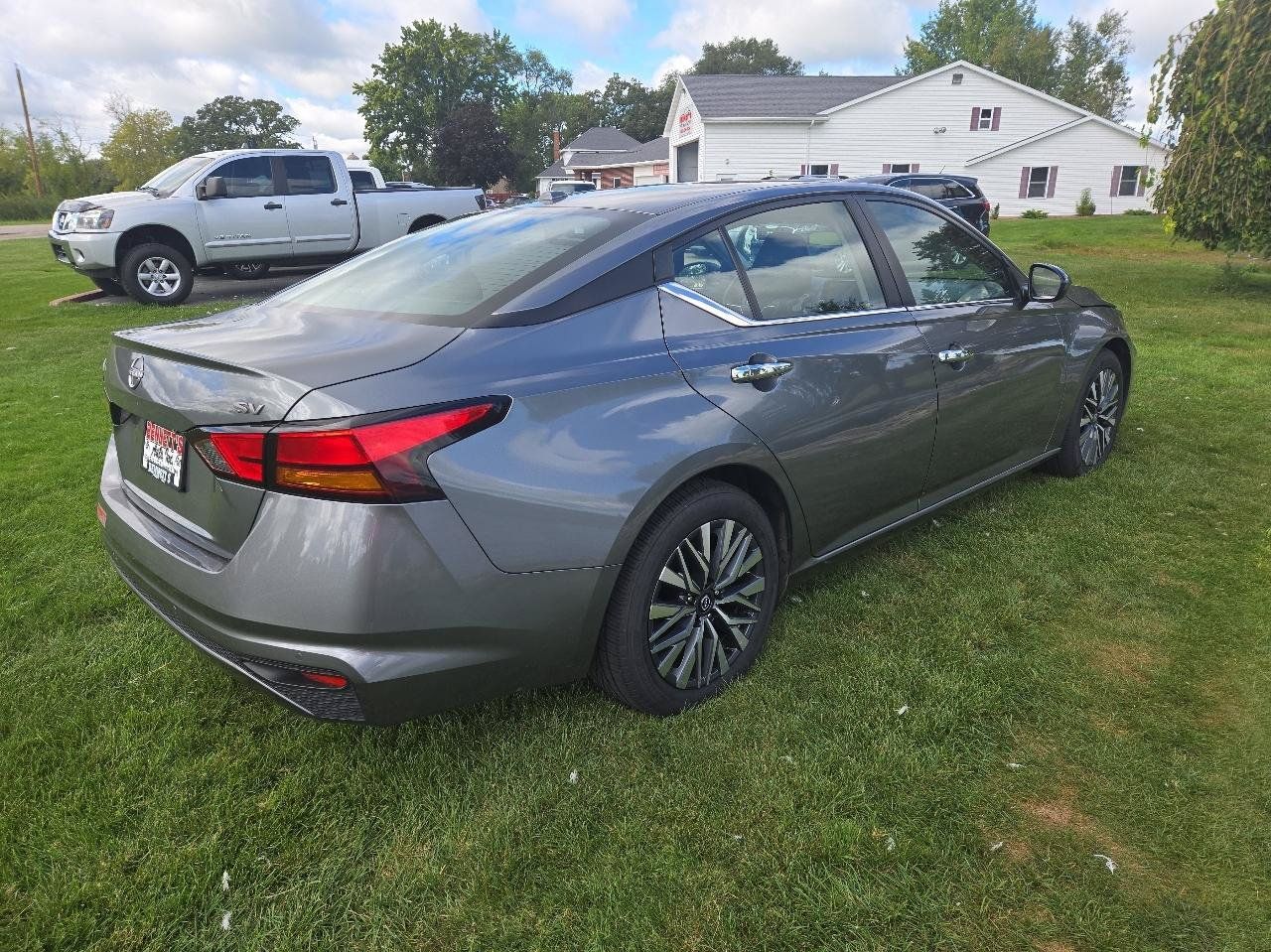 Used 2023 Nissan Altima 2.5 SV FWD image 4