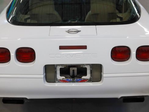 Used 1993 Chevrolet Corvette Coupe image 26