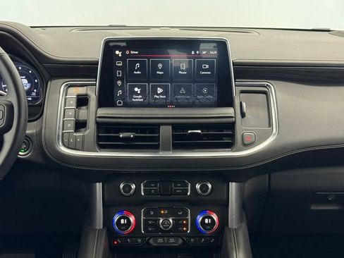 Used 2024 GMC Yukon SLT w/ SLT Luxury Package image 4