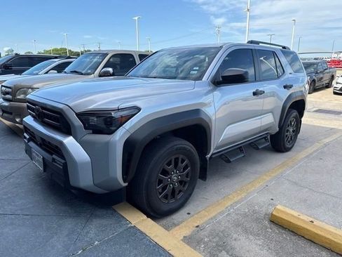 Used 2025 Toyota 4Runner SR5 AWD/4WD image 2