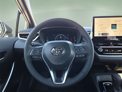 Used 2025 Toyota Corolla SE w/ SE Premium Package image 12