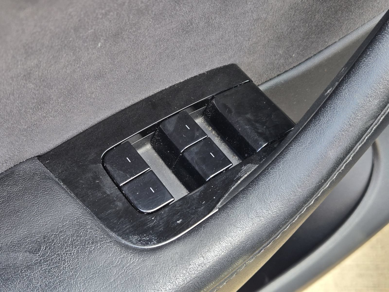 Used 2021 Tesla Model Y Long Range AWD/4WD image 22
