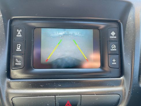 Used 2016 Chrysler 200 Limited image 17