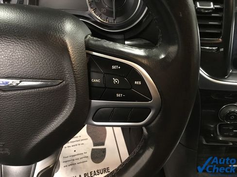 Used 2018 Chrysler 300 Touring w/ Sport Appearance Package image 45