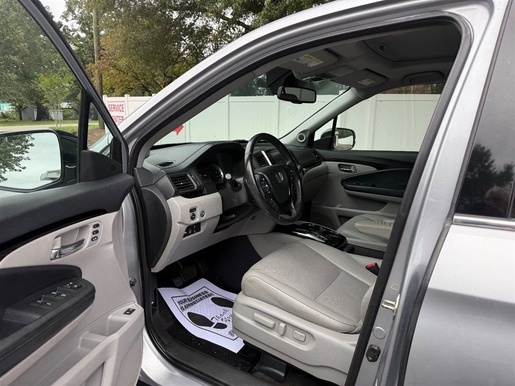 Used 2017 Honda Pilot Elite image 10