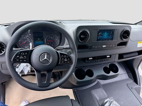 Used 2024 Mercedes-Benz Sprinter 3500 image 14