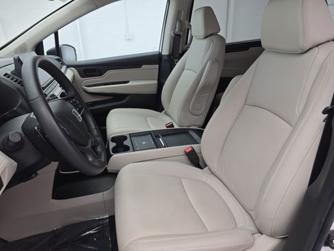 Certified 2026 Honda Odyssey EX-L image 16
