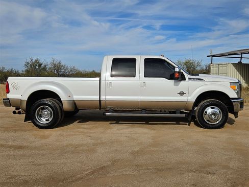 Used 2012 Ford F350 Lariat w/ Chrome Pkg image 4